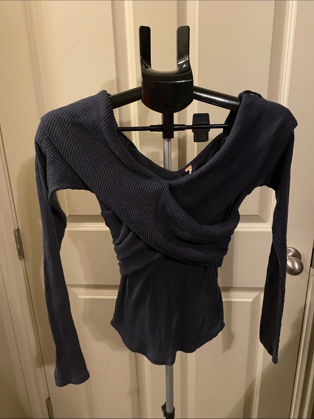 NWOT FREE PEOPLE OFF THE SHOULDER CROSSOVER RIBBED LONG SLEEVE TOP SIZE XS